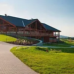 Green Inn Hotel מלון 4*