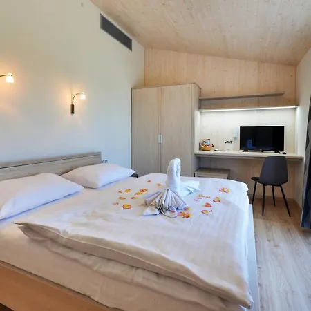 Green Inn Hotel Hotel 4*