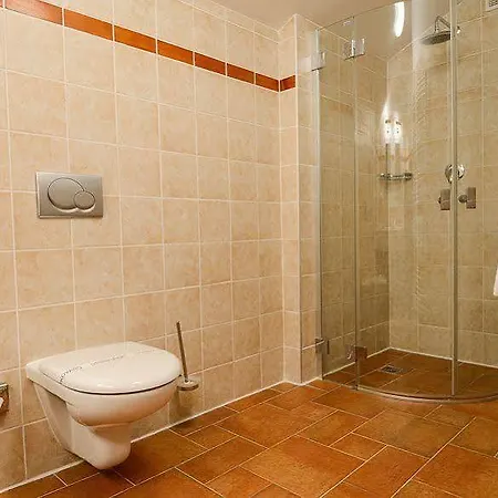 Green Inn Hotel 4*