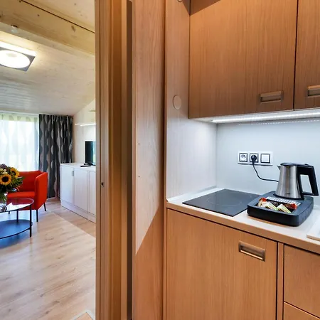 Hotel Green Inn Hotel 4*