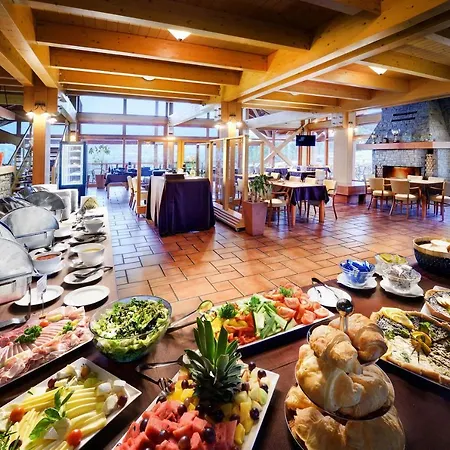 Green Inn Hotel 4*