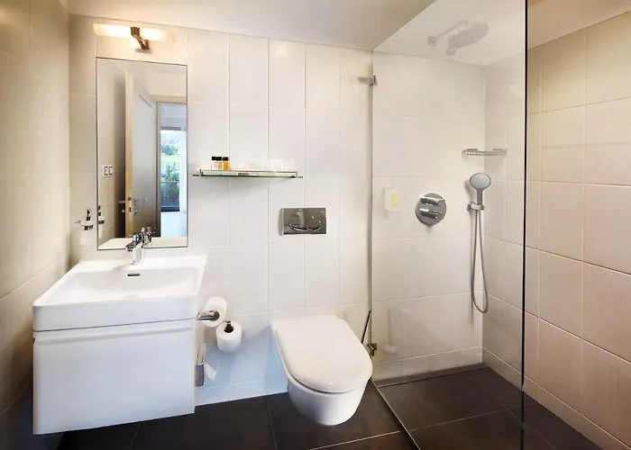 Green Inn Hotel 4*